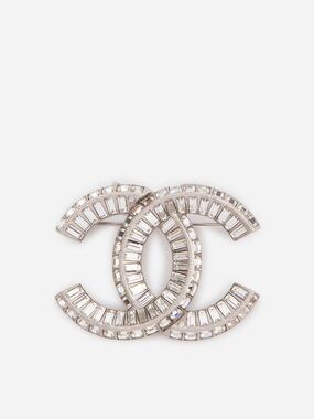 Pre-Owned Chanel 2022 Crystal Embellished CC Brooch